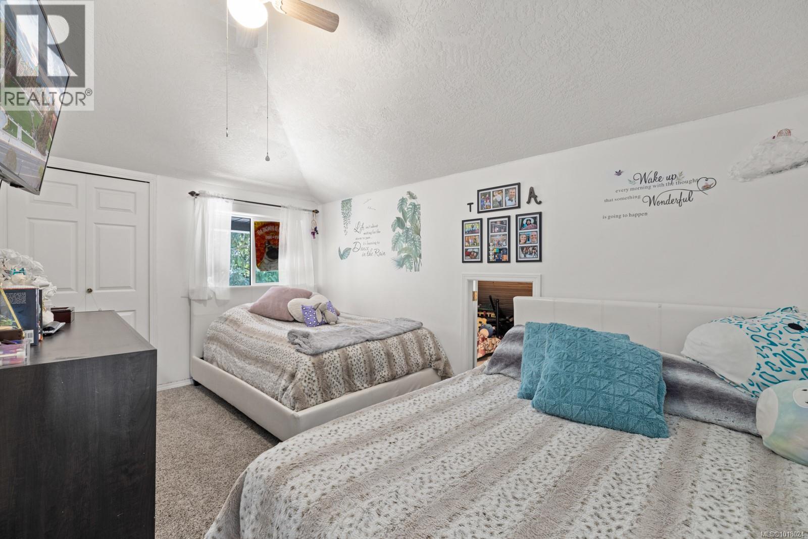  1725 Millstream Road, Highlands