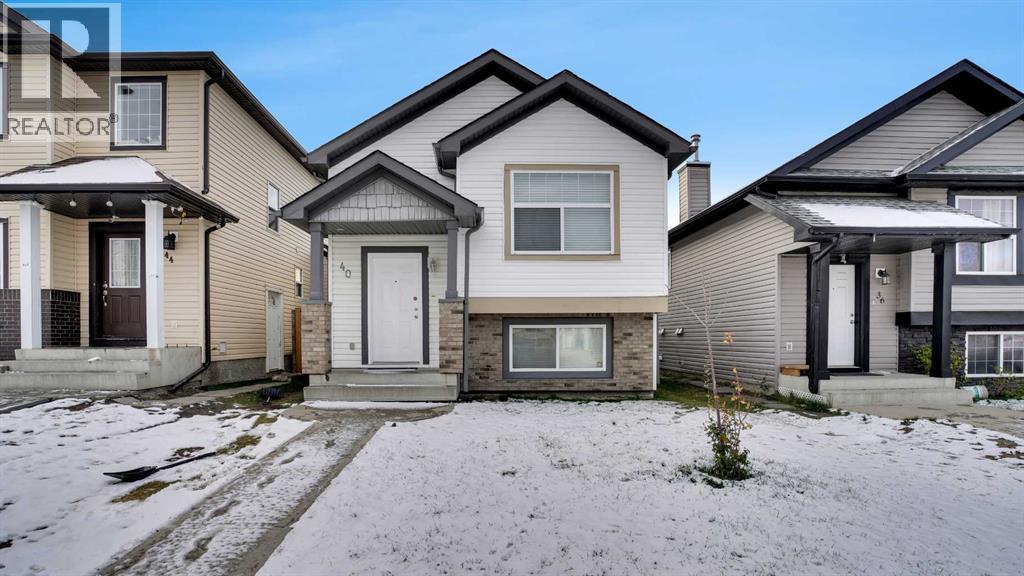 Single Family House Bi-level for Sale in  saddlefield Road NE Taradale Calgary 