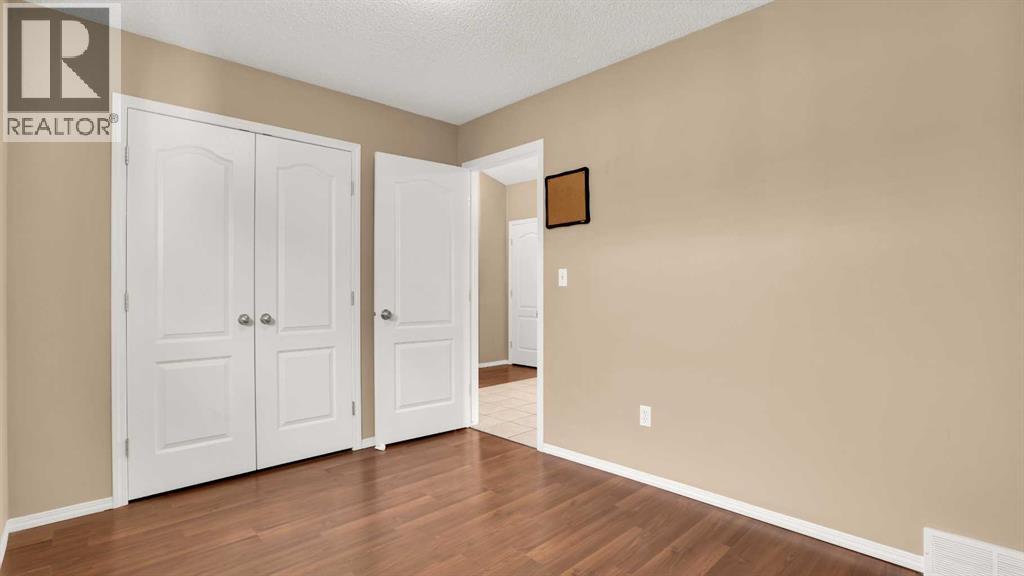 Single Family House Bi-level for Sale in  saddlefield Road NE Taradale Calgary 