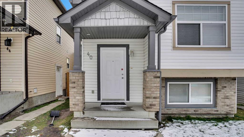 Single Family House Bi-level for Sale in  saddlefield Road NE Taradale Calgary 