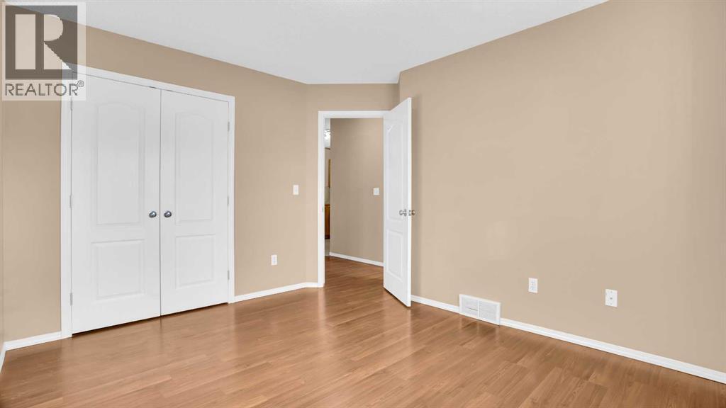 Single Family House Bi-level for Sale in  saddlefield Road NE Taradale Calgary 