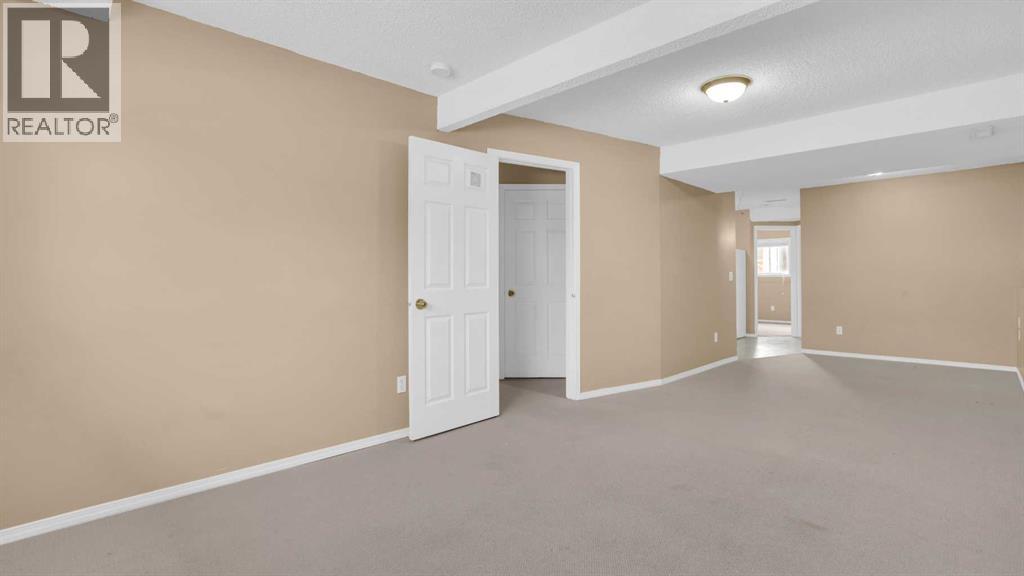 Single Family House Bi-level for Sale in  saddlefield Road NE Taradale Calgary 