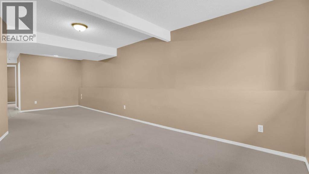 Single Family House Bi-level for Sale in  saddlefield Road NE Taradale Calgary 