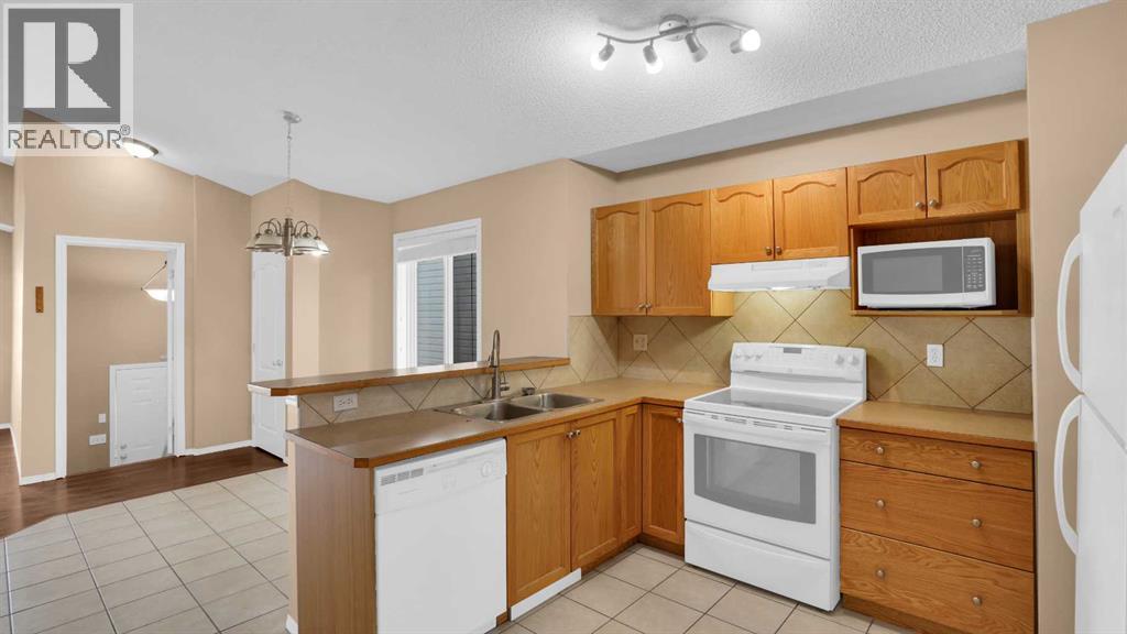 Single Family House Bi-level for Sale in  saddlefield Road NE Taradale Calgary 