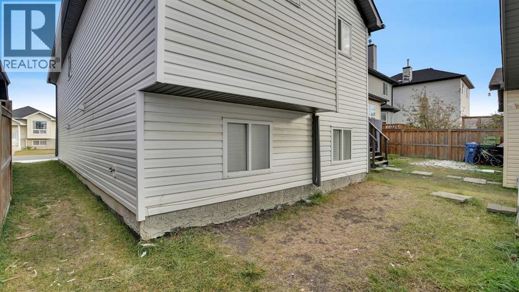 Single Family House Bi-level for Sale in  saddlefield Road NE Taradale Calgary 