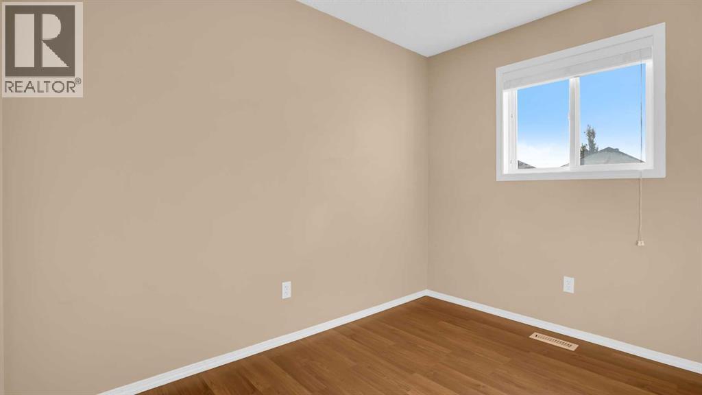 Single Family House Bi-level for Sale in  saddlefield Road NE Taradale Calgary 