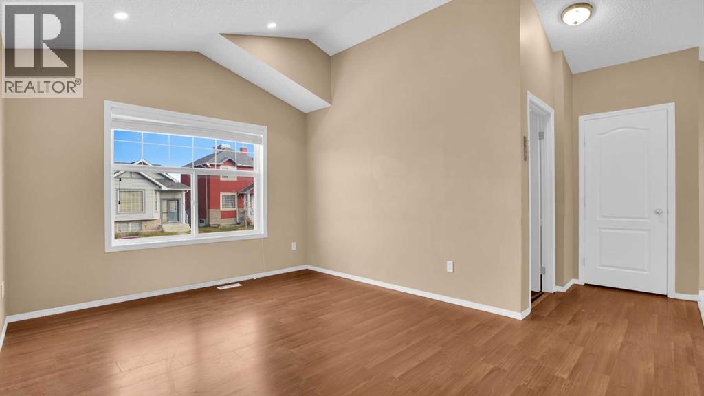 Single Family House Bi-level for Sale in  saddlefield Road NE Taradale Calgary 