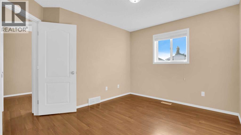 Single Family House Bi-level for Sale in  saddlefield Road NE Taradale Calgary 