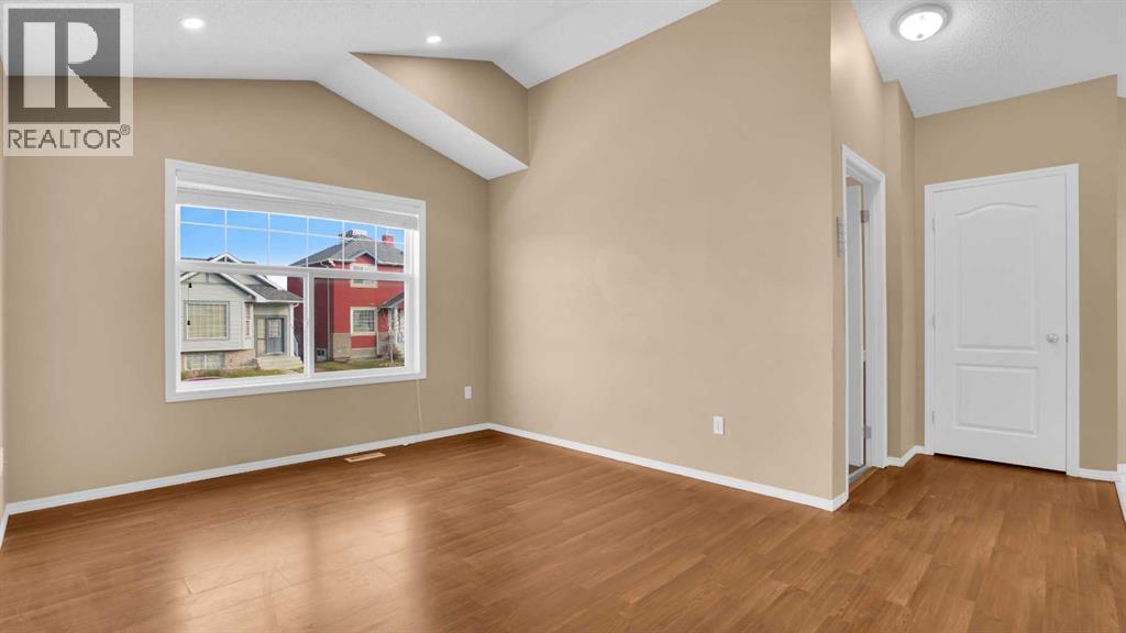 Single Family House Bi-level for Sale in  saddlefield Road NE Taradale Calgary 