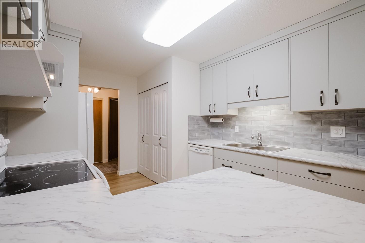 104 262 KINNEY Avenue, Penticton