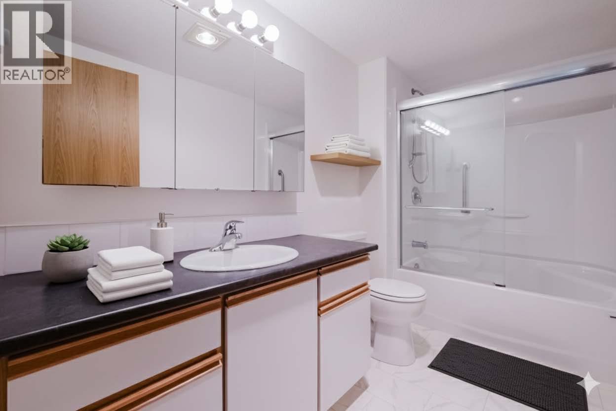 104 262 KINNEY Avenue, Penticton