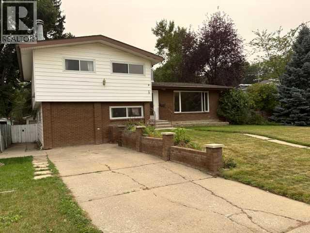 Single Family House 4 Level for Sale in   Avenue S Victoria Park Lethbridge 