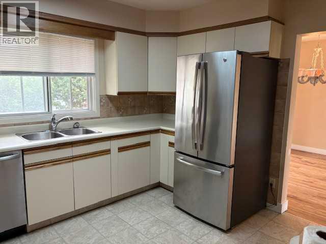 Single Family House 4 Level for Sale in   Avenue S Victoria Park Lethbridge 