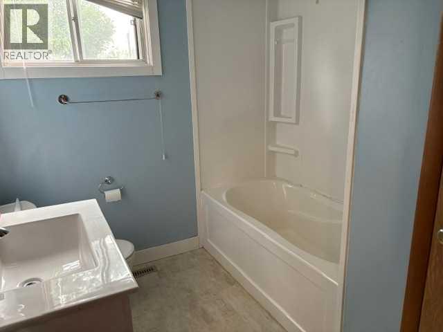 Single Family House 4 Level for Sale in   Avenue S Victoria Park Lethbridge 