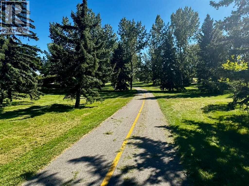 Single Family House for Sale in  Shawinigan Drive SW Shawnessy Calgary 