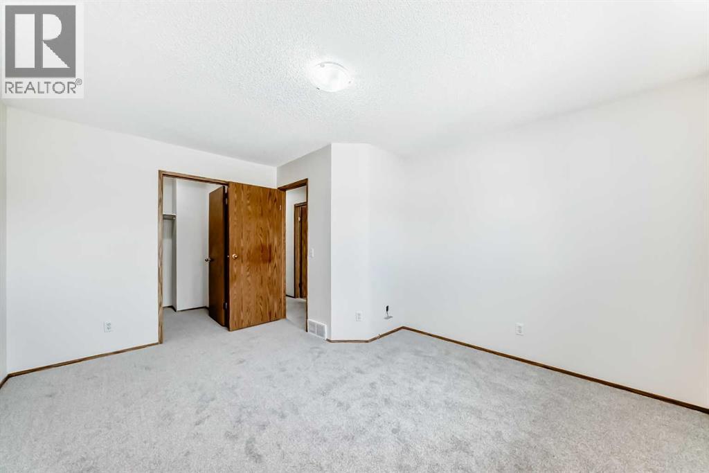 Single Family House for Sale in  Shawinigan Drive SW Shawnessy Calgary 