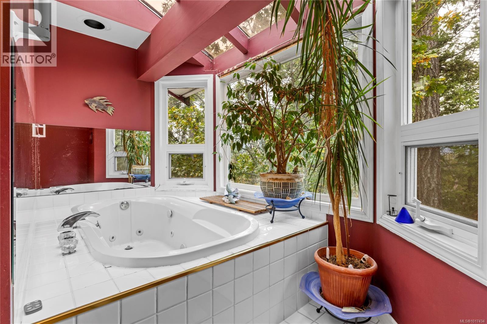 2869 Hemlock Dr, Nanoose Bay