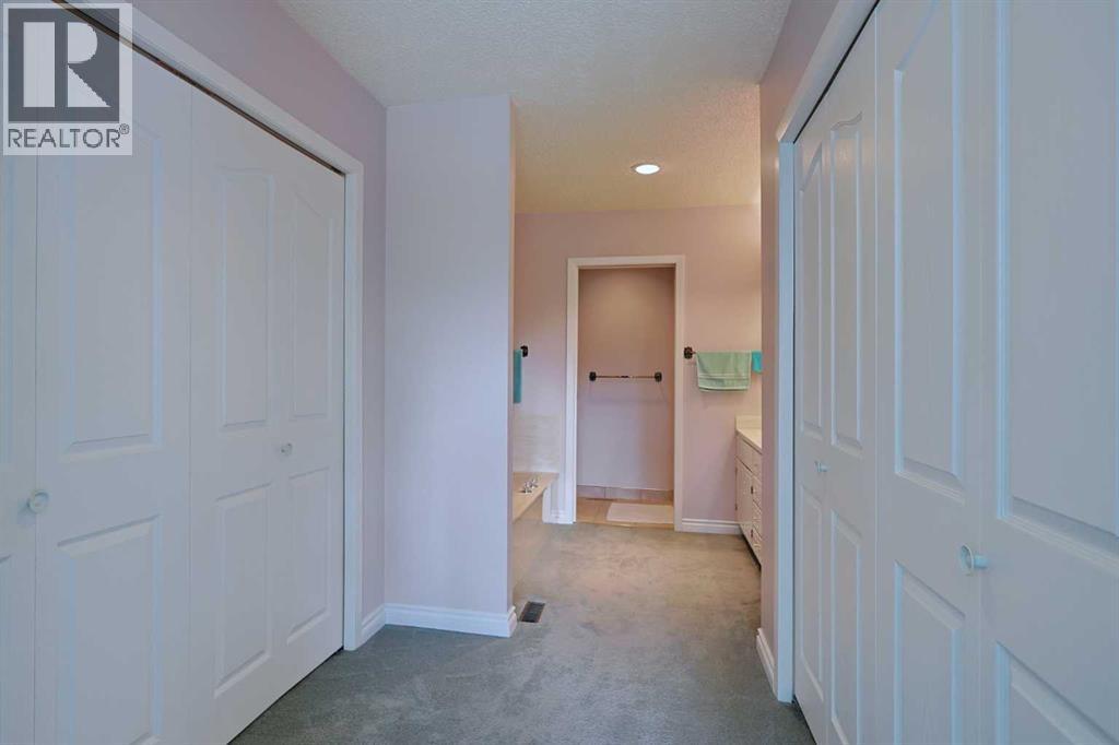 Single Family House for Sale in   Varsity Estates Drive NW Varsity Calgary 