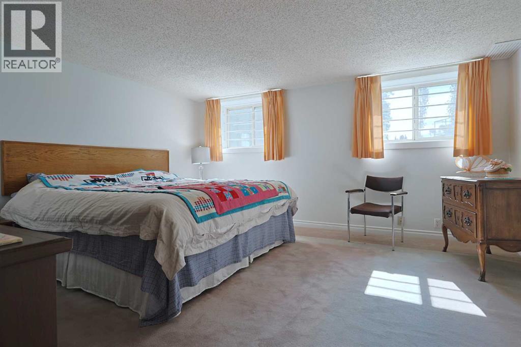 Single Family House for Sale in   Varsity Estates Drive NW Varsity Calgary 