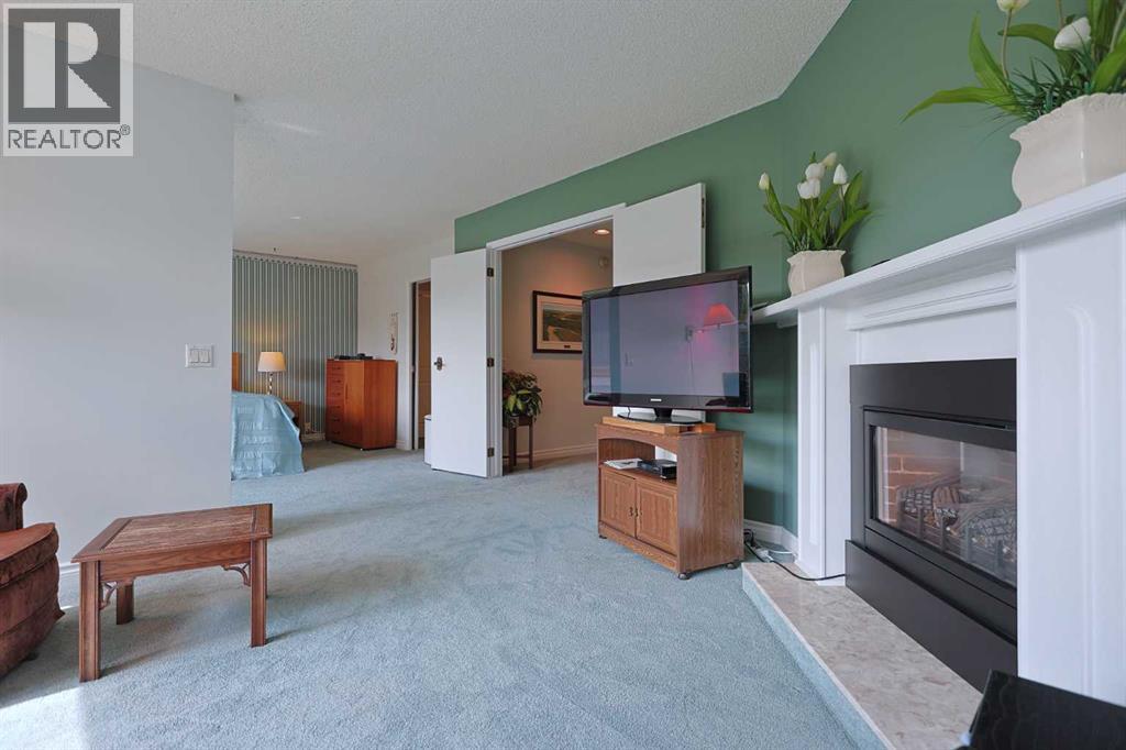 Single Family House for Sale in   Varsity Estates Drive NW Varsity Calgary 