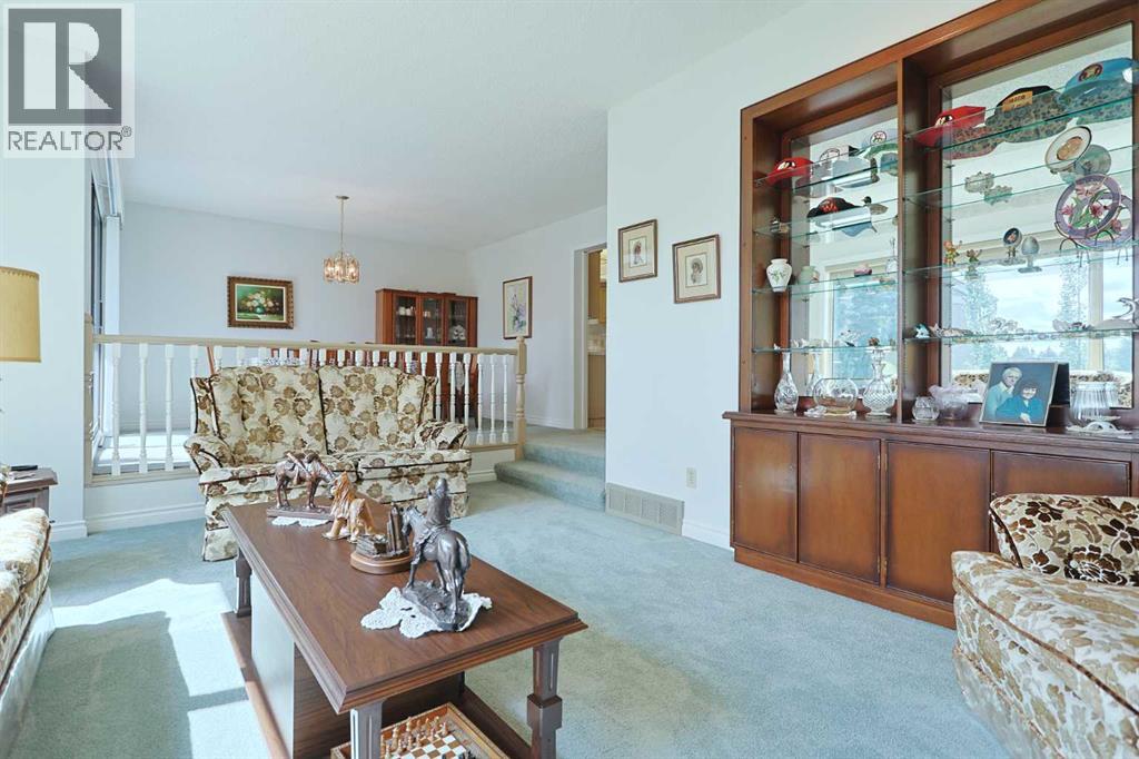 Single Family House for Sale in   Varsity Estates Drive NW Varsity Calgary 