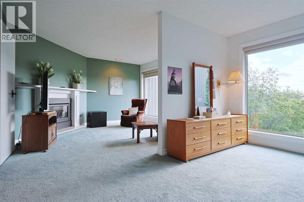 Single Family House for Sale in   Varsity Estates Drive NW Varsity Calgary 