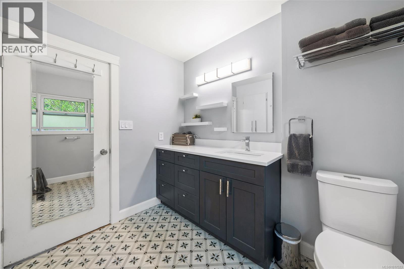 1296 Garkil Road, Saanich