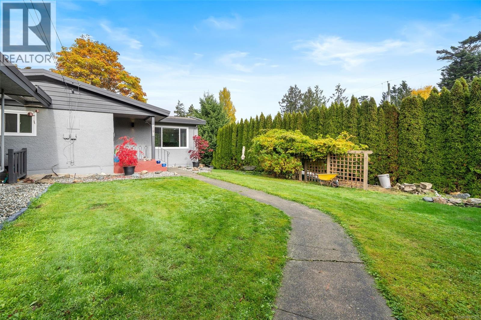 1296 Garkil Road, Saanich