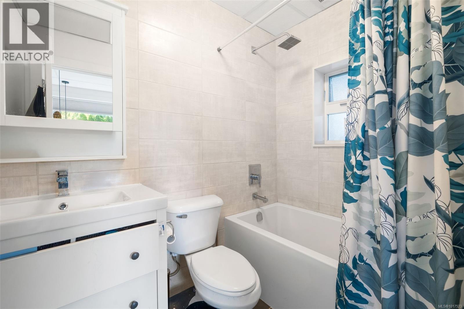 1296 Garkil Road, Saanich