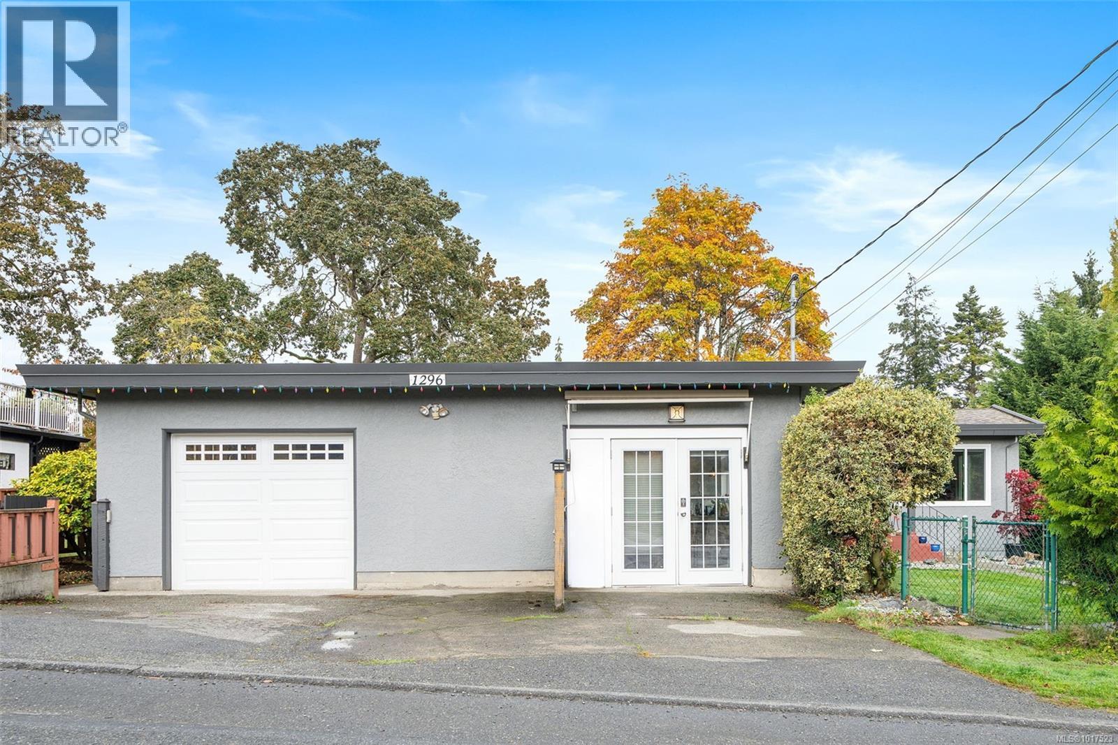 1296 Garkil Road, Saanich