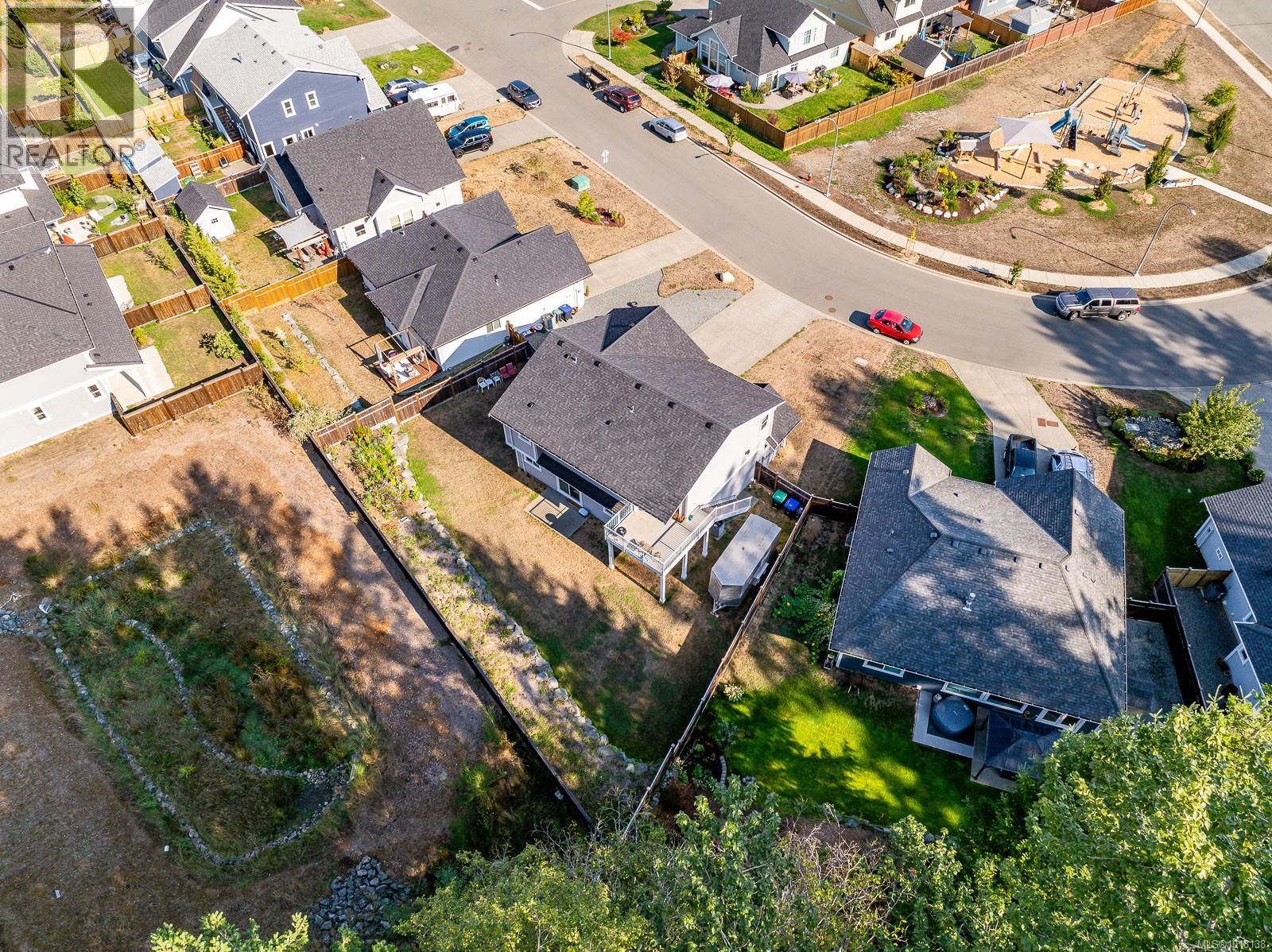 2397 Brookfield Dr, Courtenay