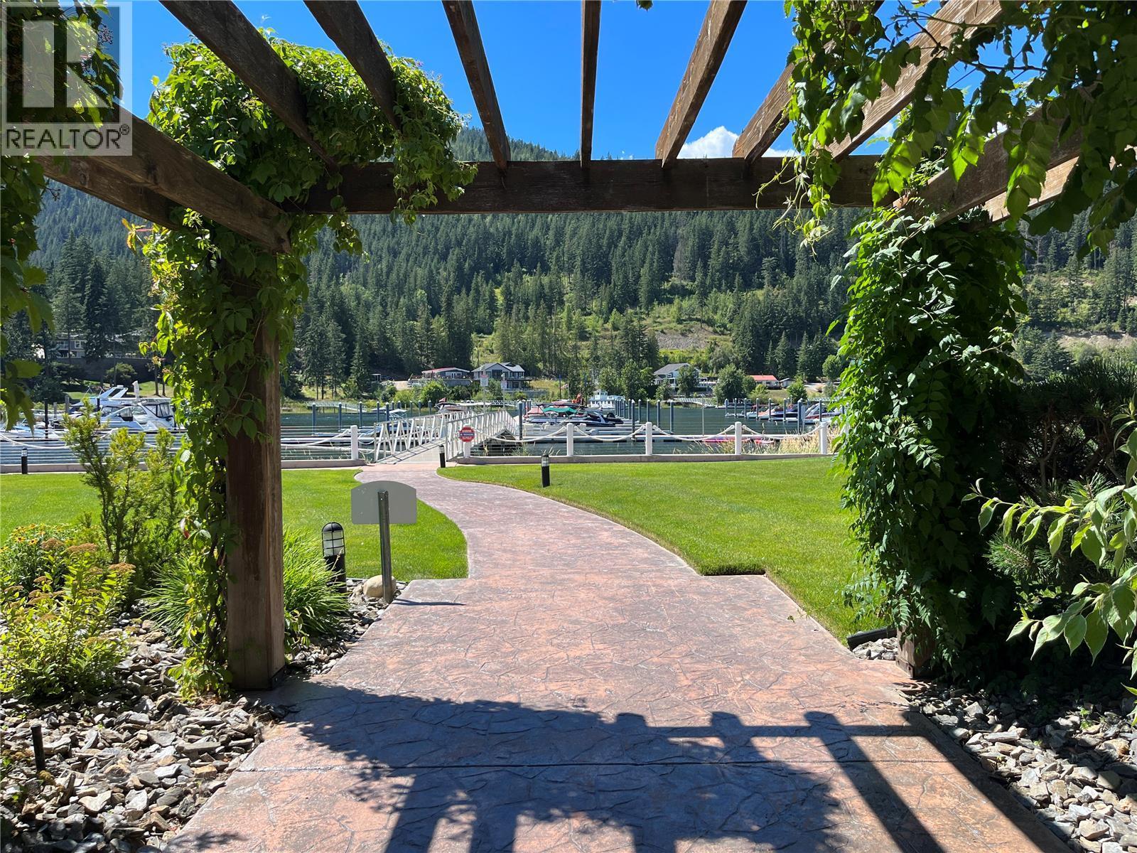 44 714 Riverside Avenue, Sicamous