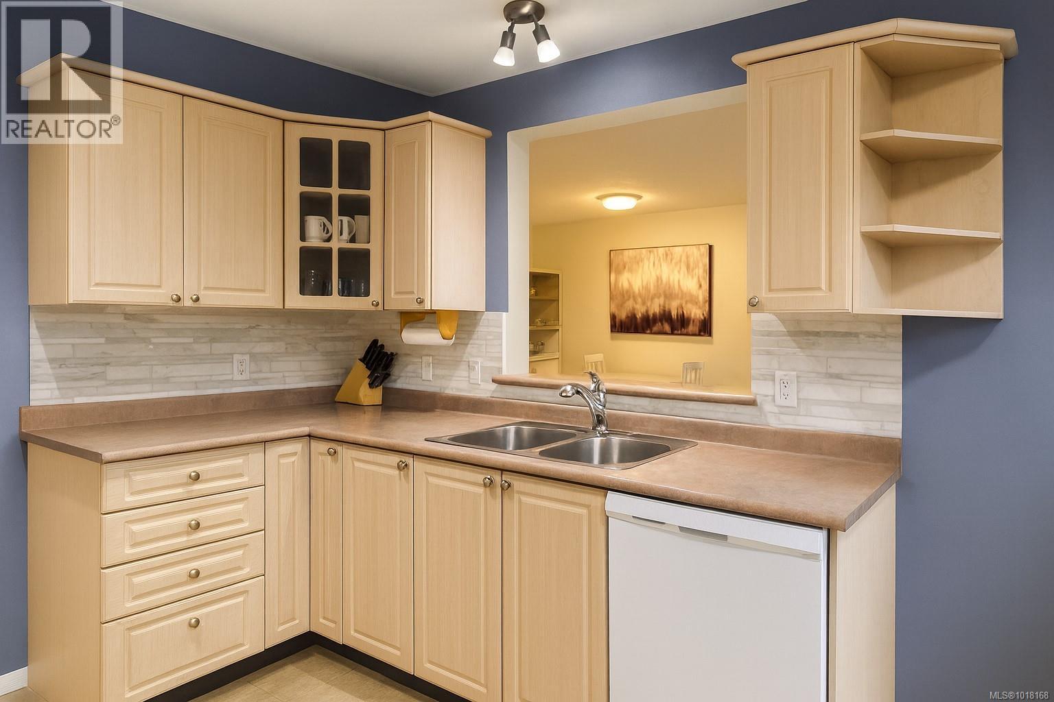 204 1240 Verdier Ave, Central Saanich