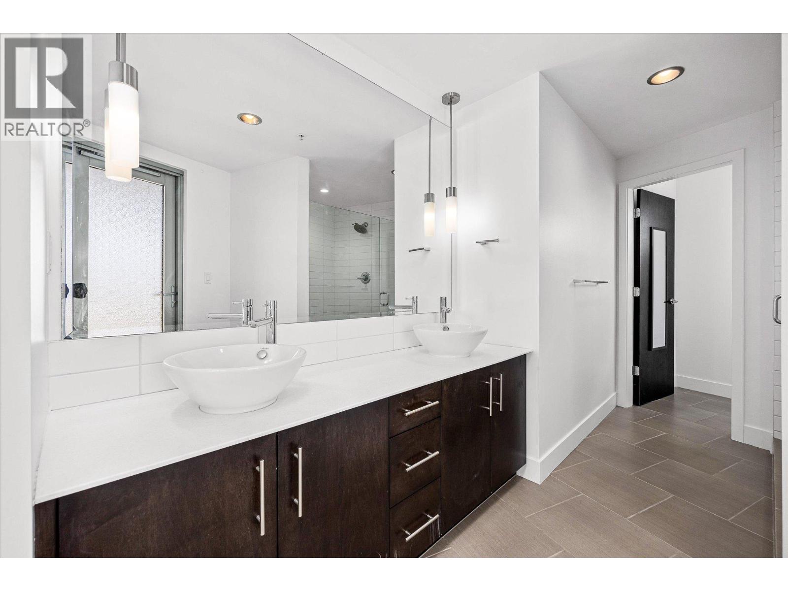 401 2040 Springfield Road, Kelowna