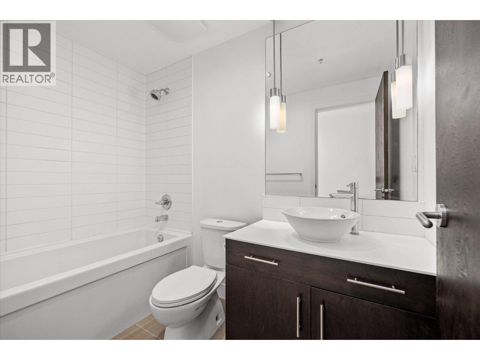 401 2040 Springfield Road, Kelowna