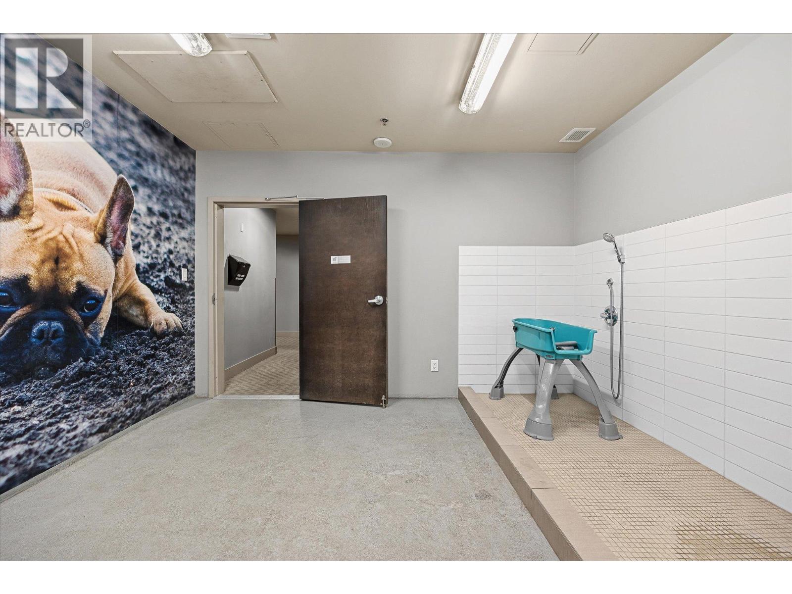 401 2040 Springfield Road, Kelowna