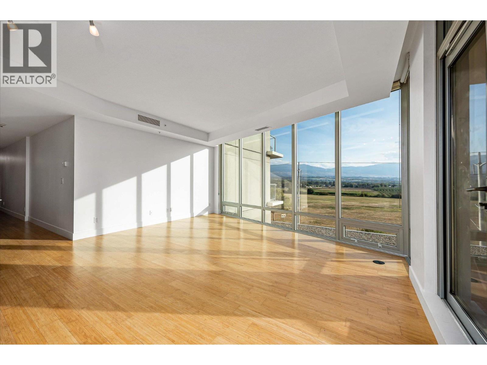 401 2040 Springfield Road, Kelowna