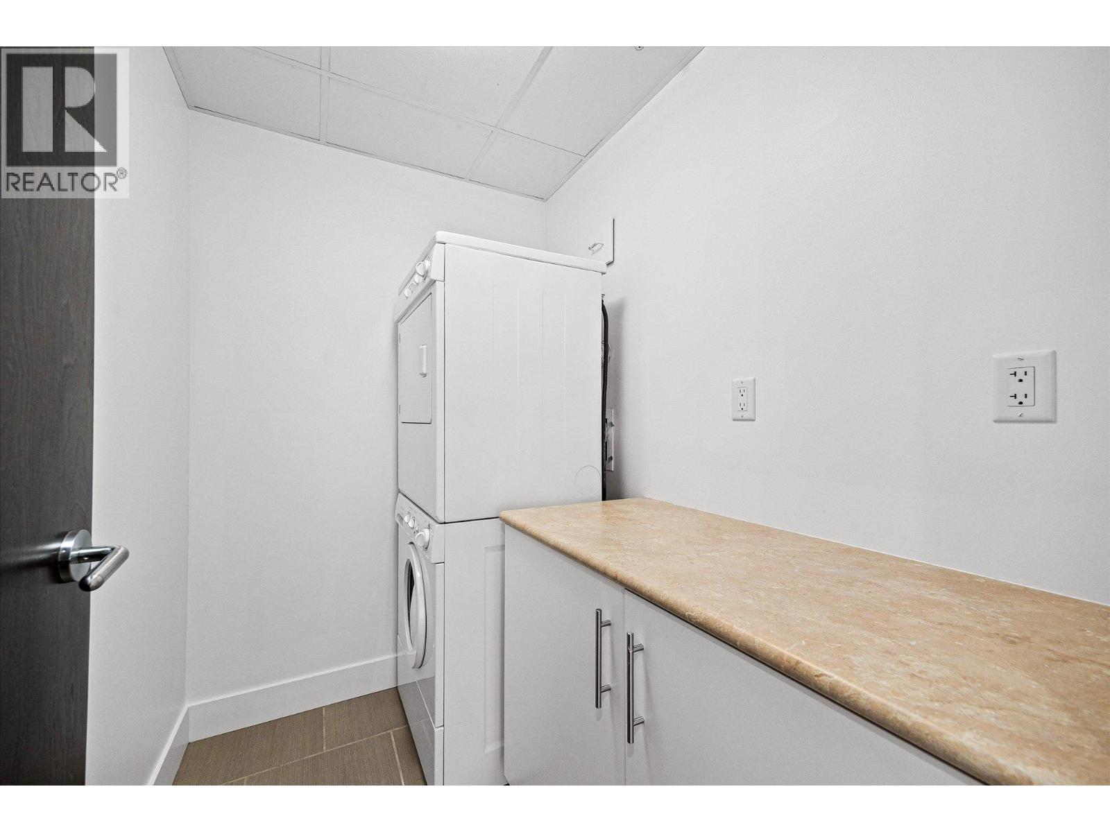 401 2040 Springfield Road, Kelowna