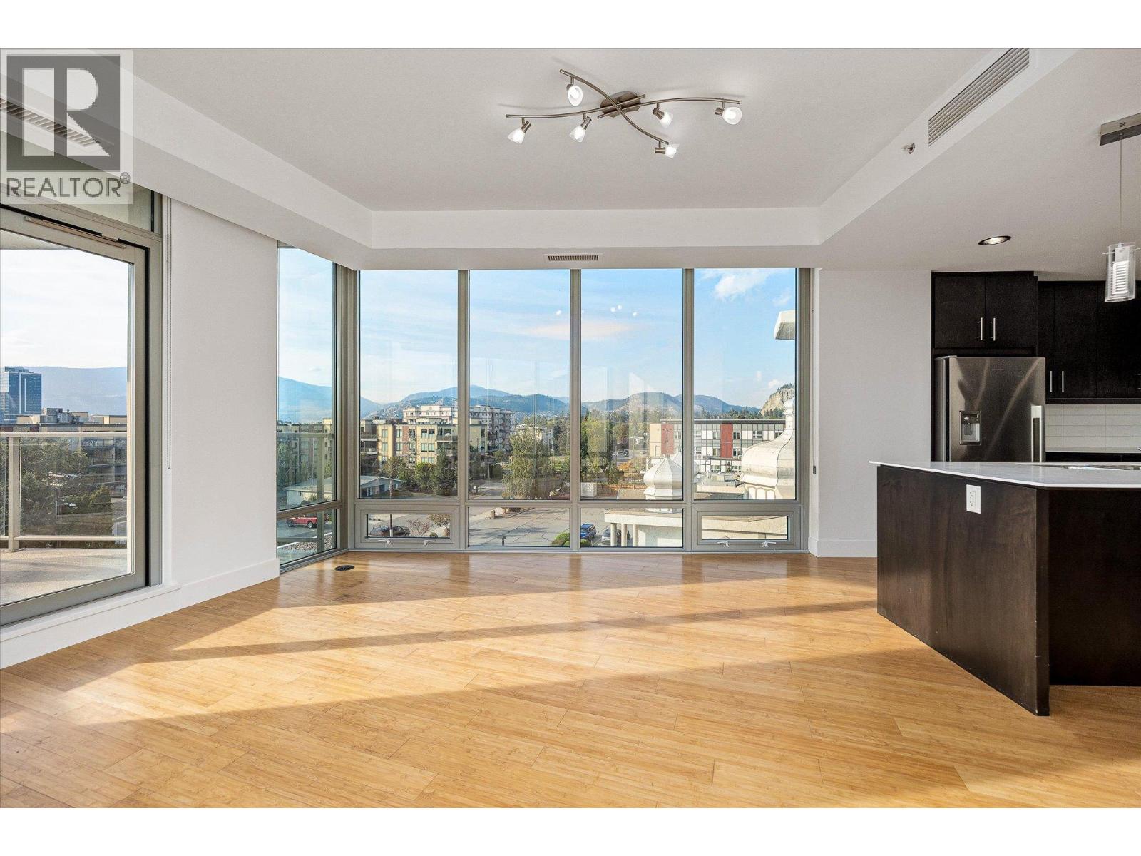 401 2040 Springfield Road, Kelowna