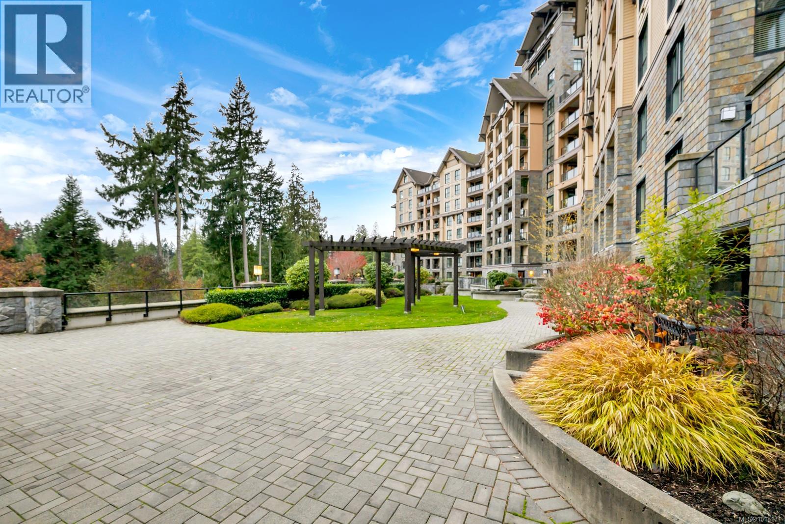 802 1400 Lynburne Pl, Langford