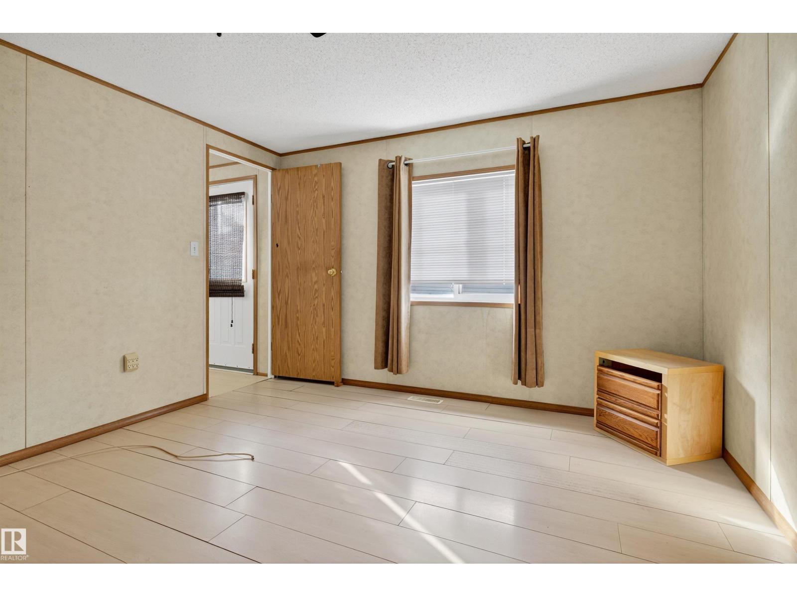 3245 Lakewood CL NW, Edmonton