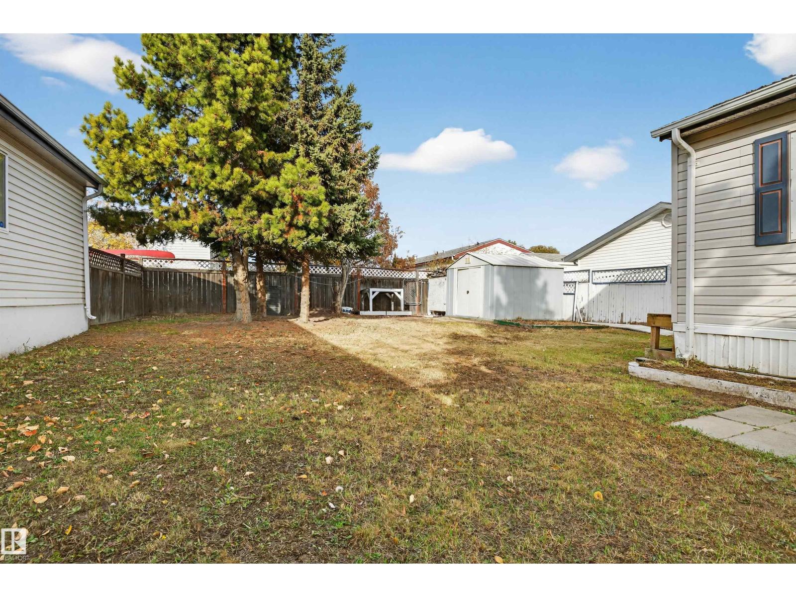 3245 Lakewood CL NW, Edmonton