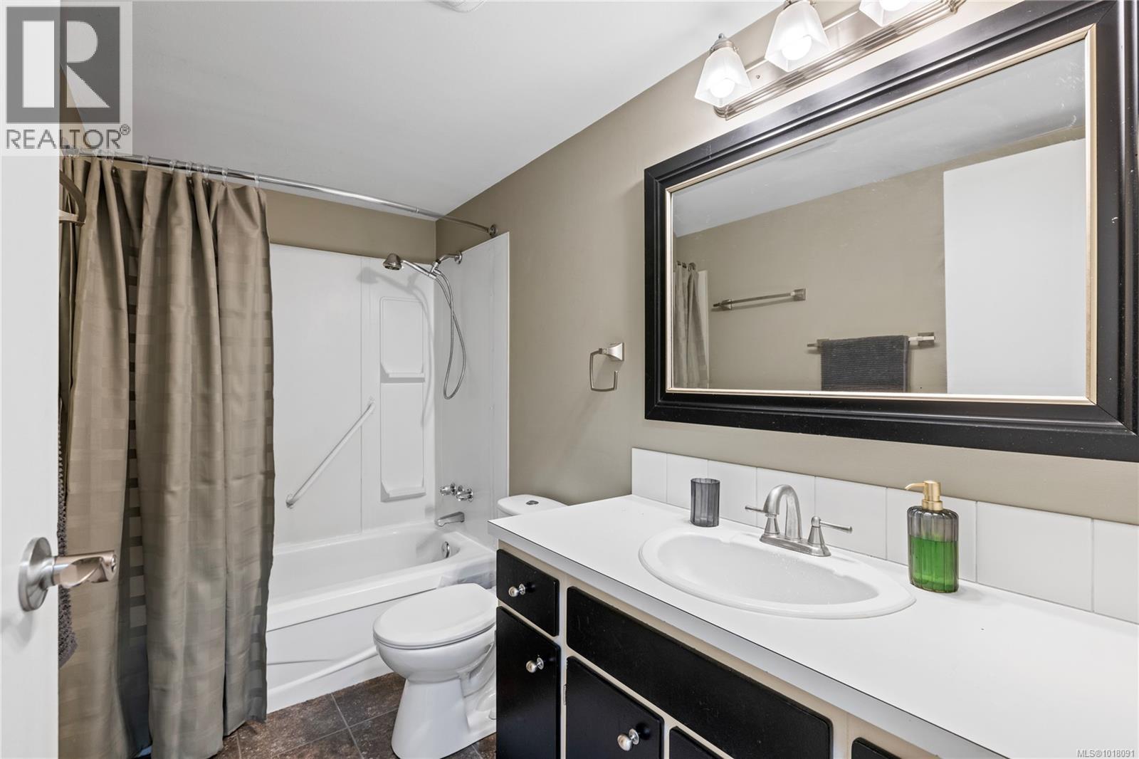 10 111 Wall St, Nanaimo