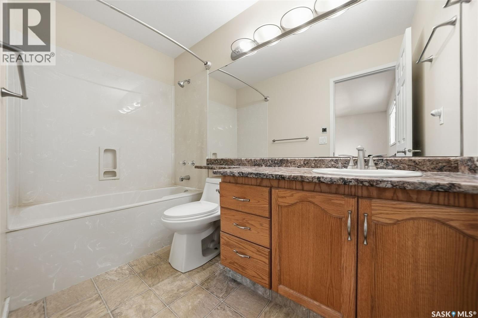 Single Family House Bi-level for Sale in   Heritage CRESCENT Saskatoon 