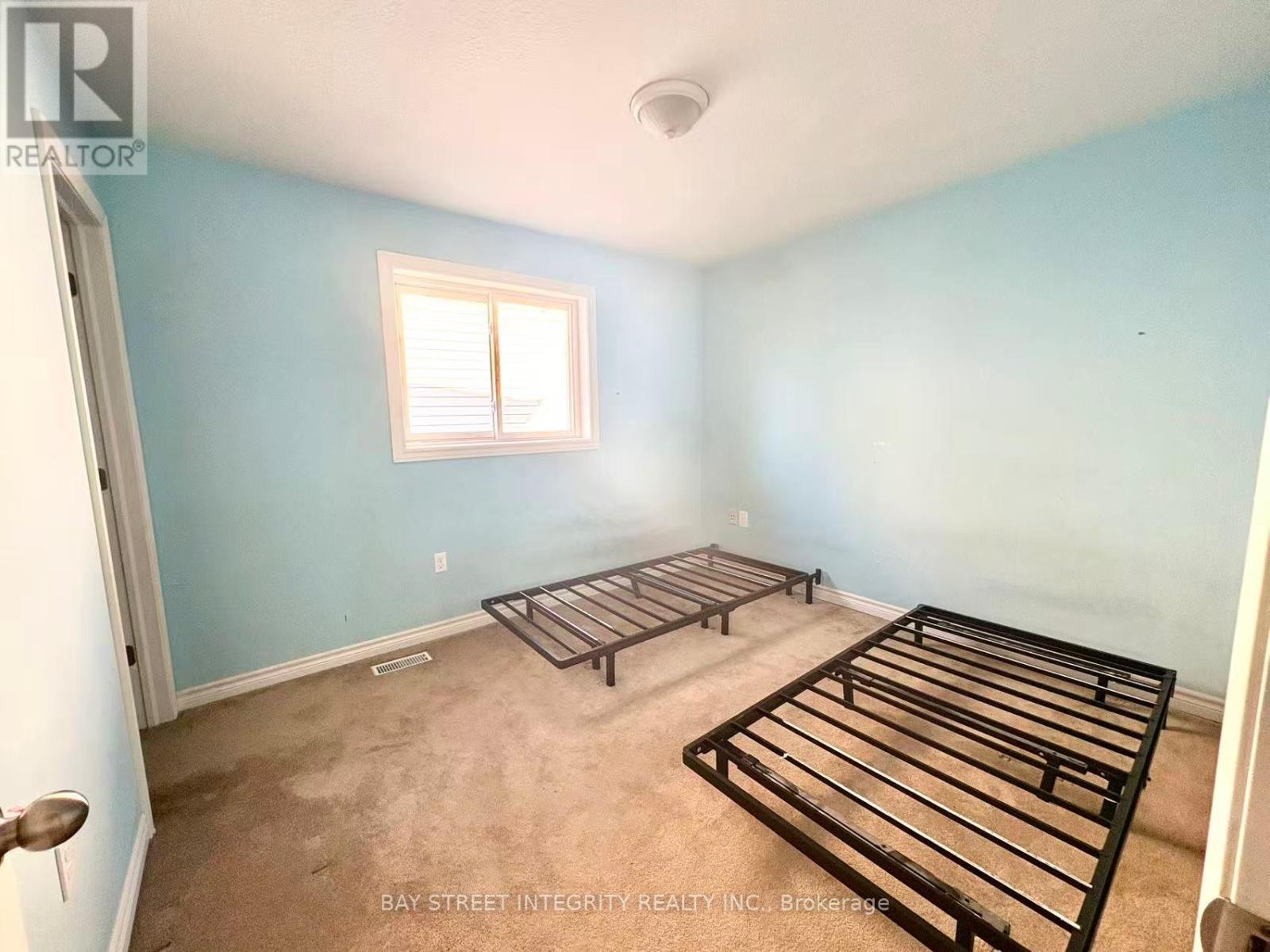 Single Family House for Sale in  BRIAROSE PLACE Hamilton (Mountview) 