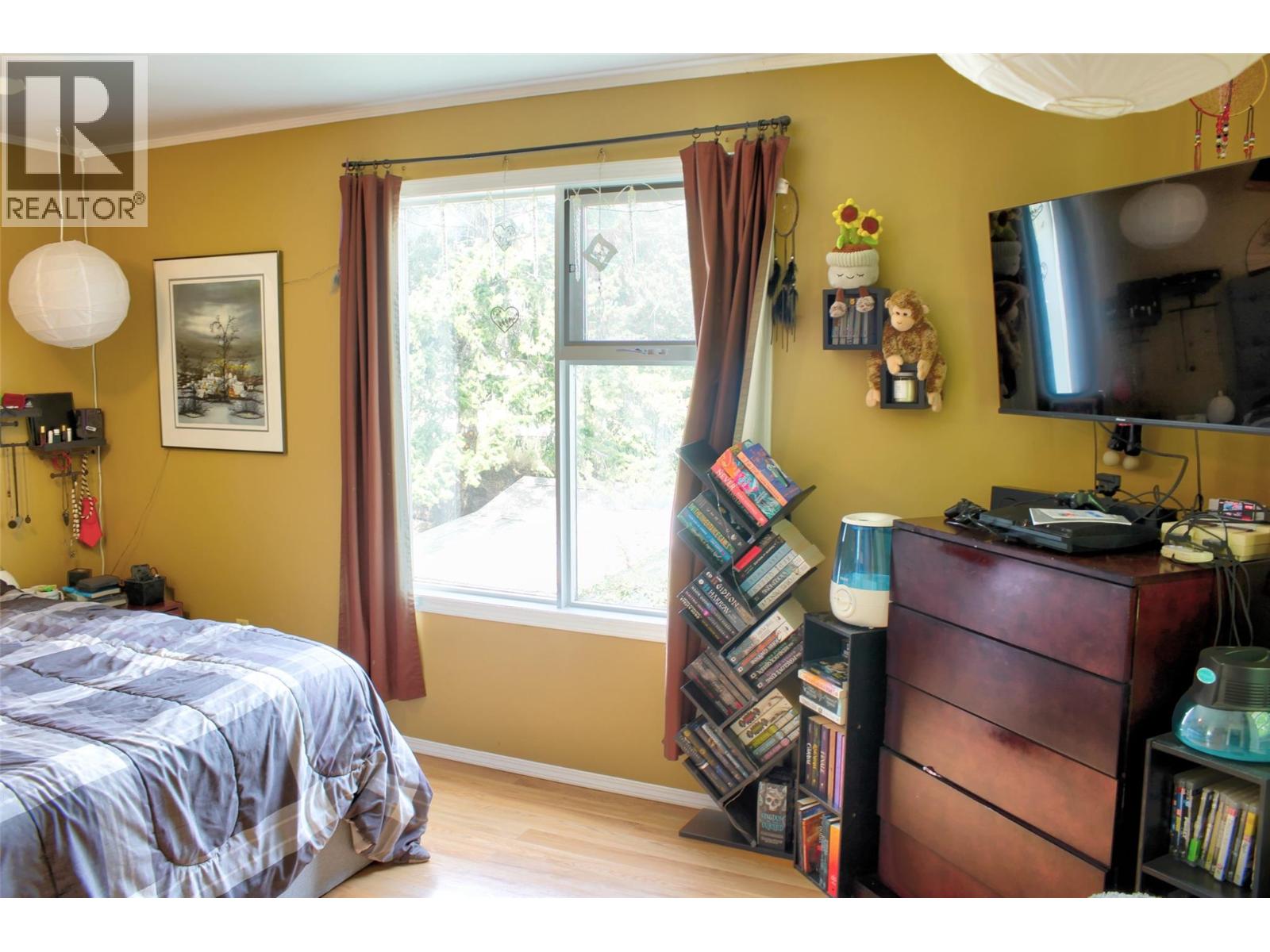 1134 Thompson Avenue, Chase