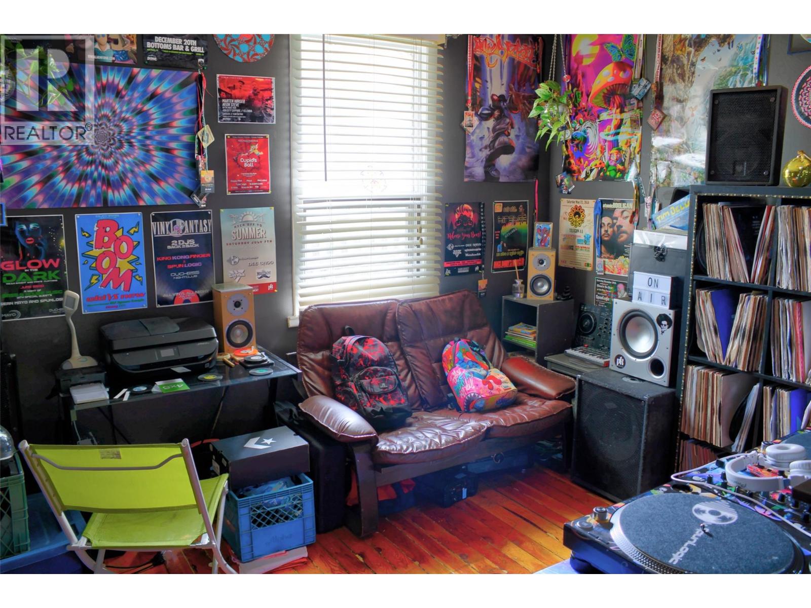 1134 Thompson Avenue, Chase