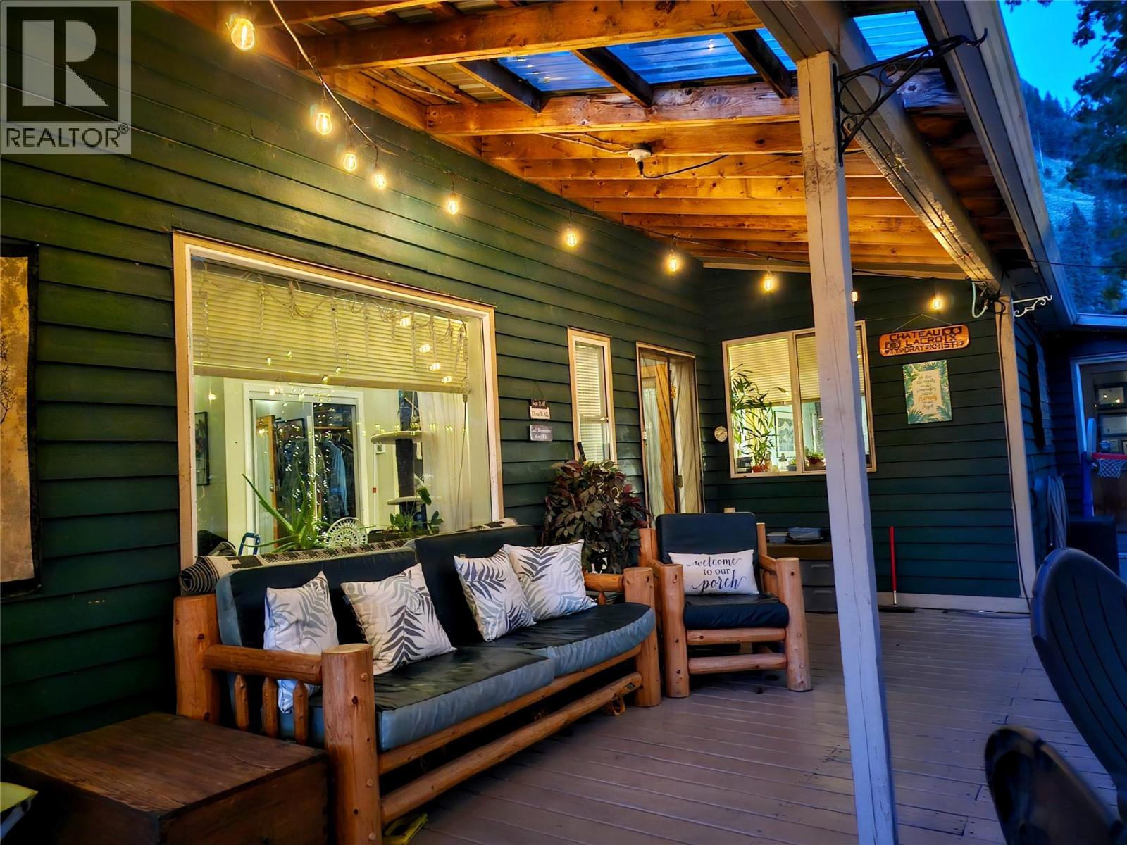 1134 Thompson Avenue, Chase