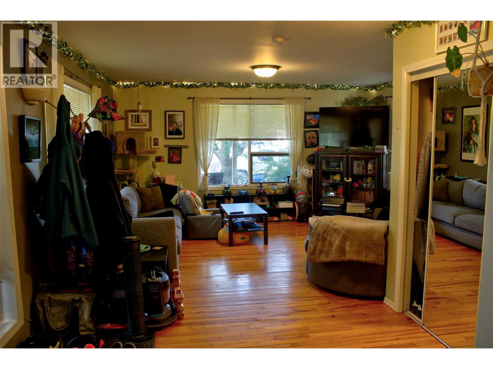 1134 Thompson Avenue, Chase