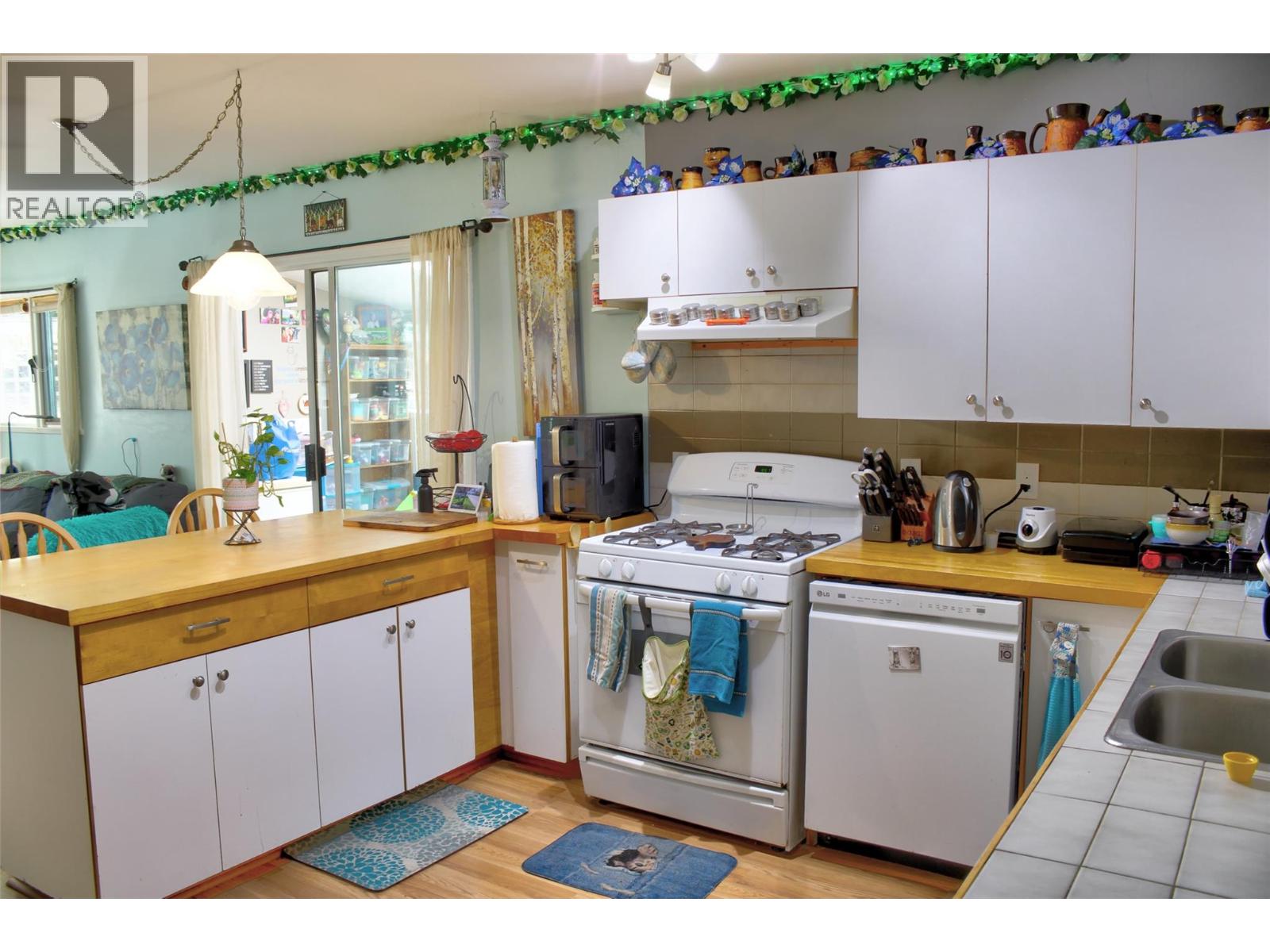 1134 Thompson Avenue, Chase